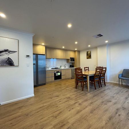 No Party Allowed, Entire Brand New 3 Bedroom Townhouse, Free Unlimited Fibre Wifi And Free Parking Wellington Exterior photo