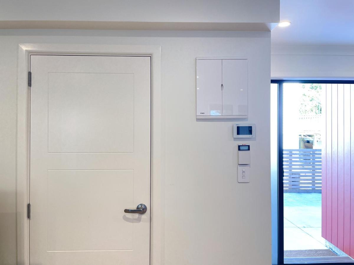 No Party Allowed, Entire Brand New 3 Bedroom Townhouse, Free Unlimited Fibre Wifi And Free Parking Wellington Exterior photo