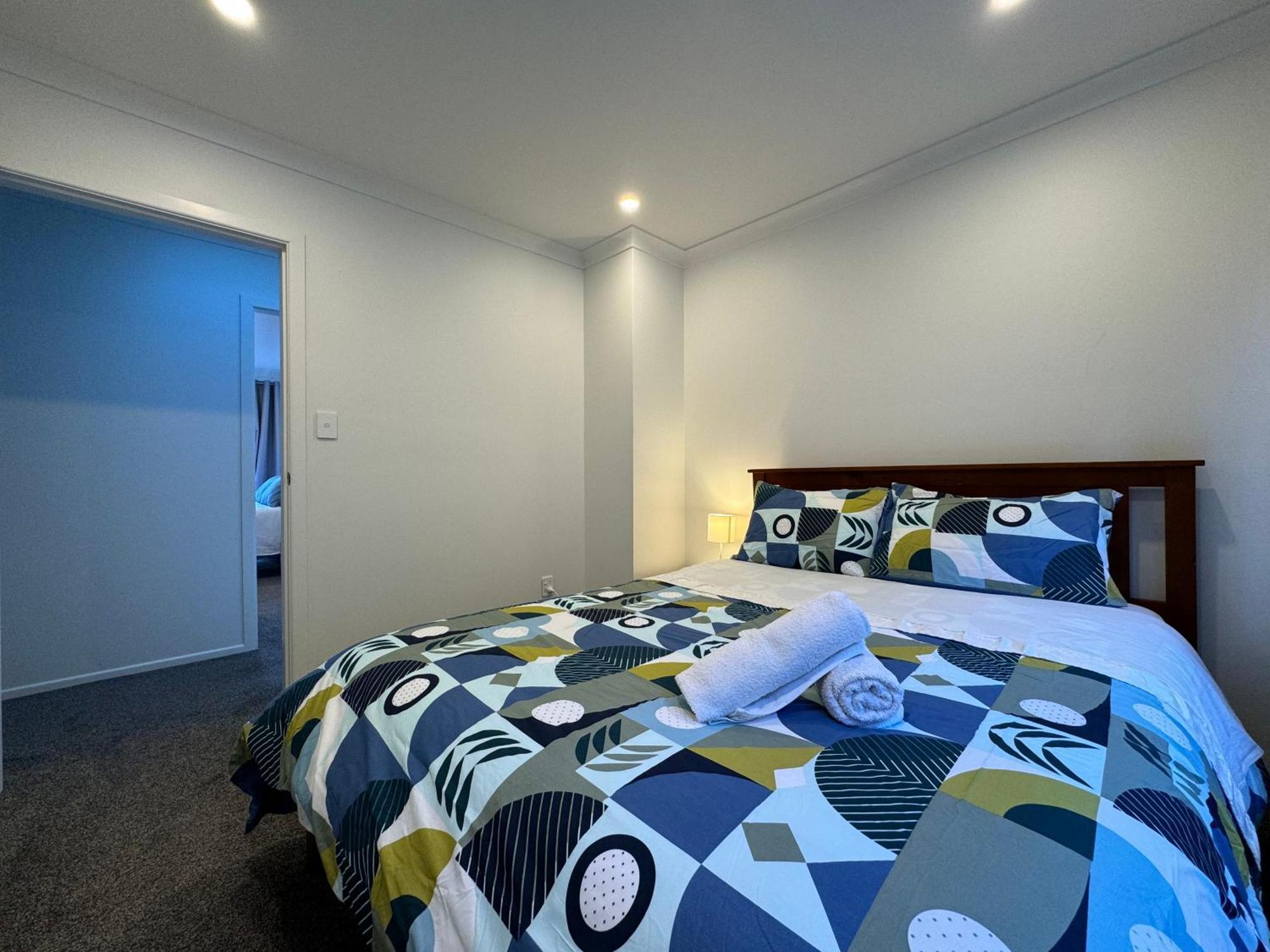 No Party Allowed, Entire Brand New 3 Bedroom Townhouse, Free Unlimited Fibre Wifi And Free Parking Wellington Exterior photo