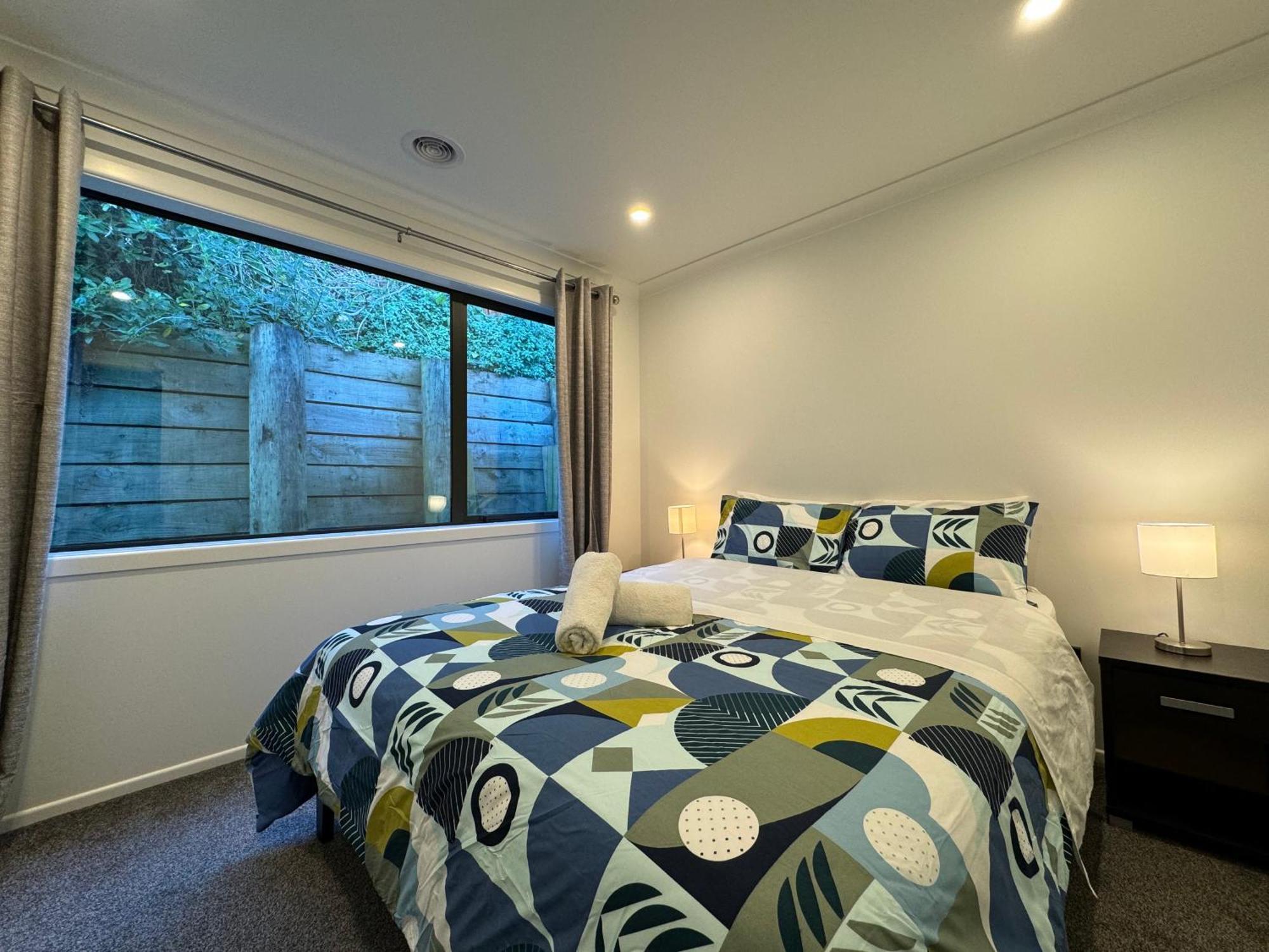No Party Allowed, Entire Brand New 3 Bedroom Townhouse, Free Unlimited Fibre Wifi And Free Parking Wellington Exterior photo