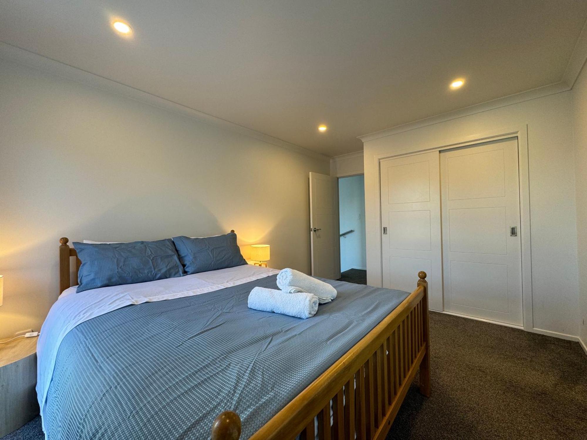 No Party Allowed, Entire Brand New 3 Bedroom Townhouse, Free Unlimited Fibre Wifi And Free Parking Wellington Exterior photo