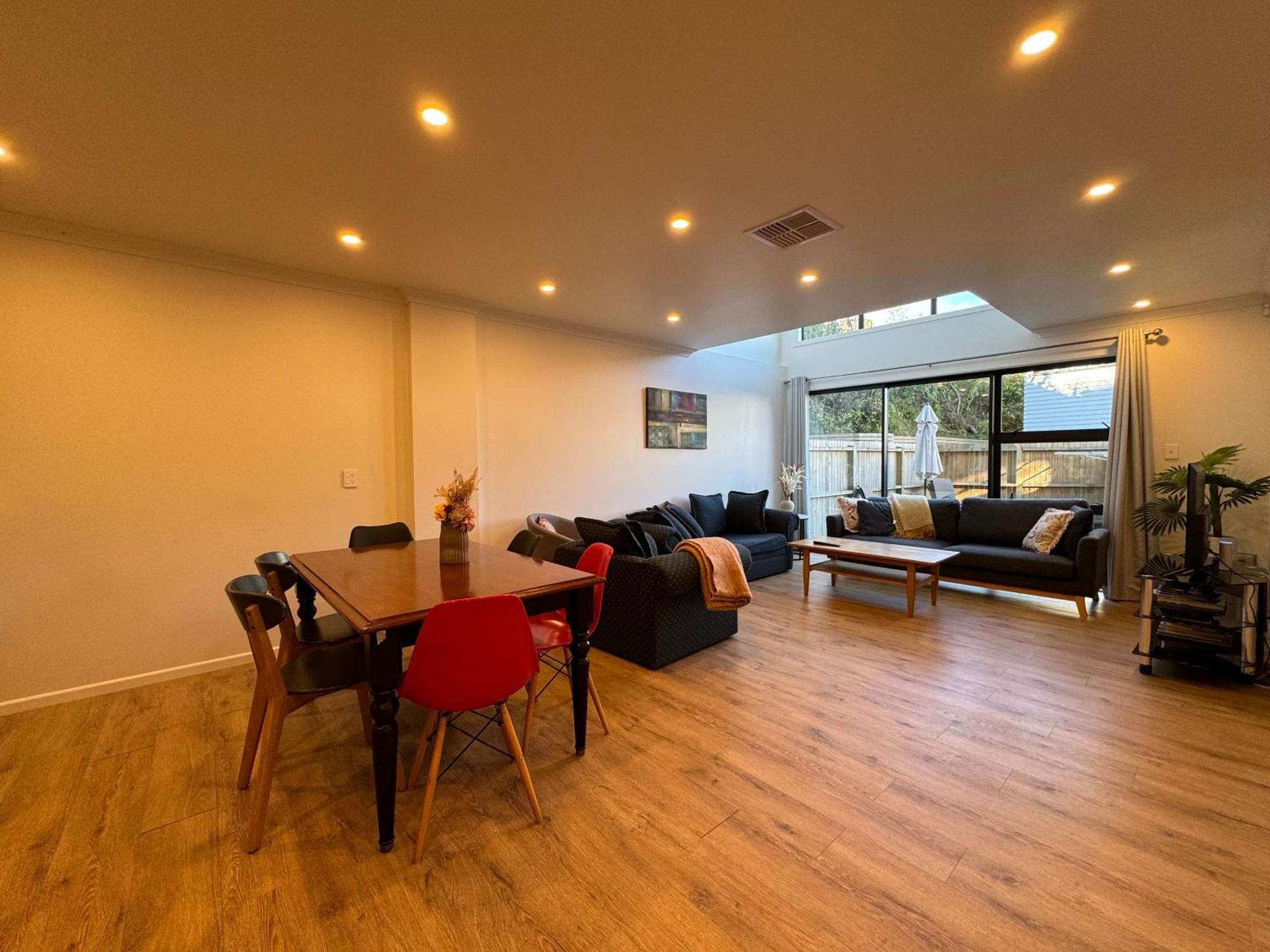 No Party Allowed, Entire Brand New 3 Bedroom Townhouse, Free Unlimited Fibre Wifi And Free Parking Wellington Exterior photo