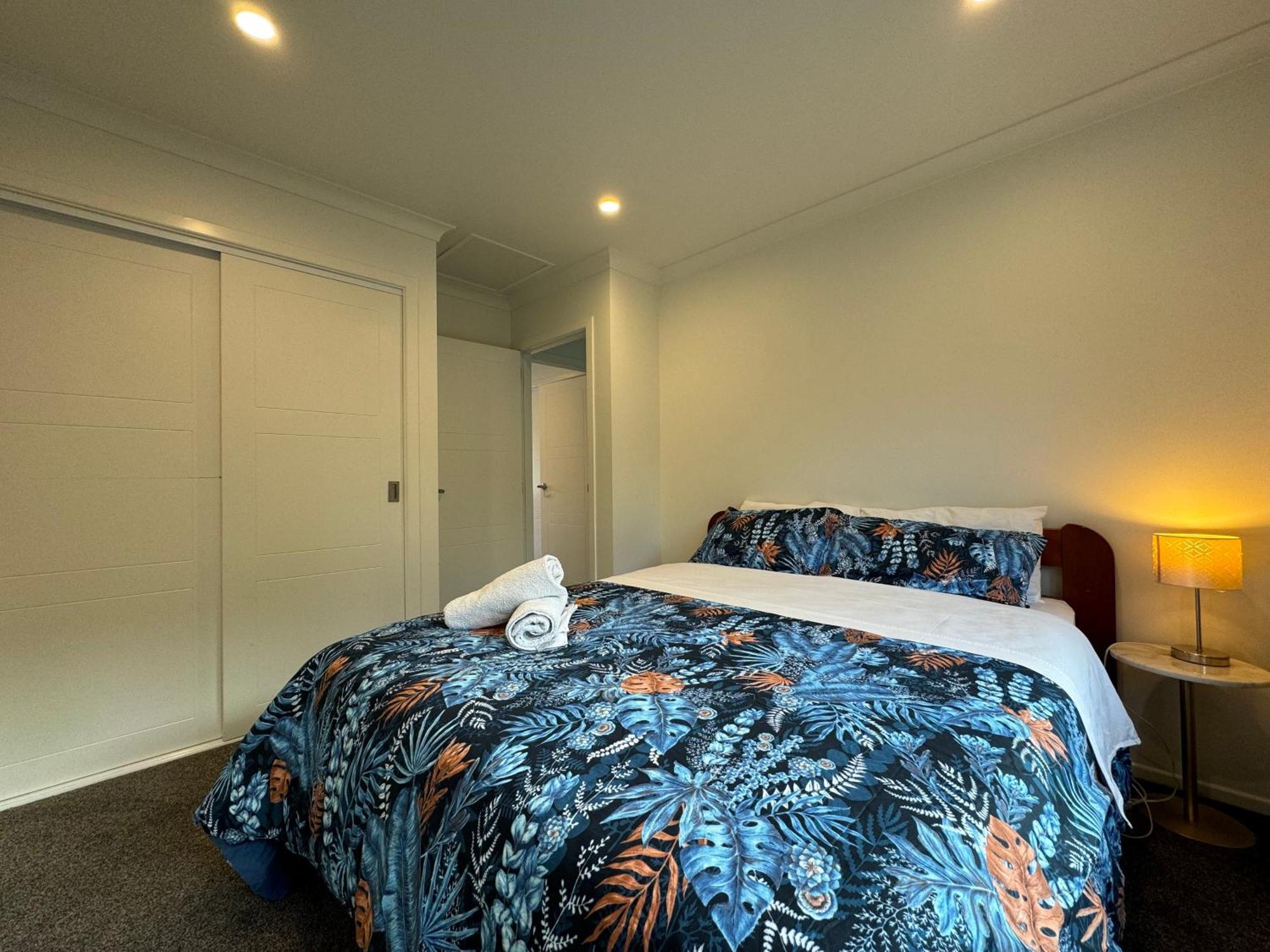No Party Allowed, Entire Brand New 3 Bedroom Townhouse, Free Unlimited Fibre Wifi And Free Parking Wellington Exterior photo