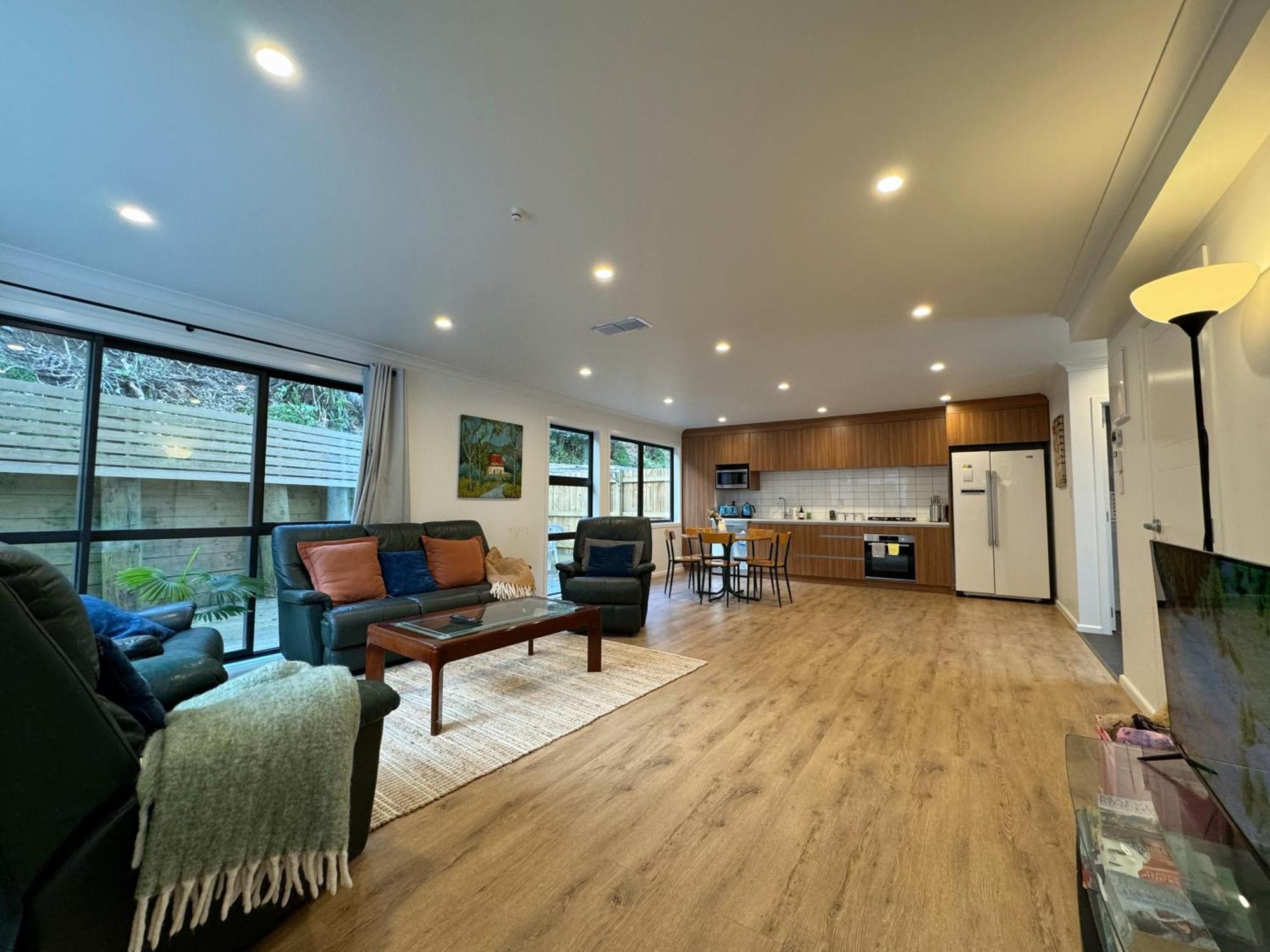 No Party Allowed, Entire Brand New 3 Bedroom Townhouse, Free Unlimited Fibre Wifi And Free Parking Wellington Exterior photo