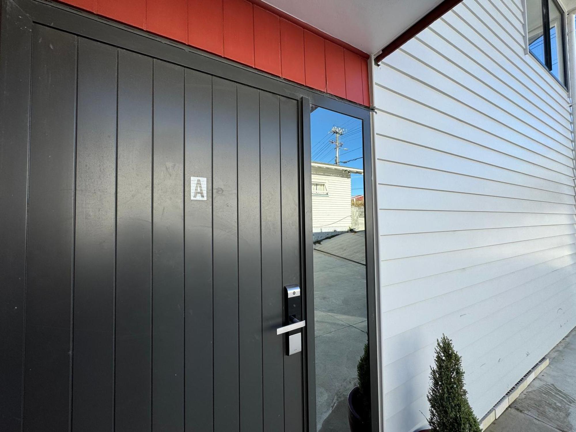 No Party Allowed, Entire Brand New 3 Bedroom Townhouse, Free Unlimited Fibre Wifi And Free Parking Wellington Exterior photo