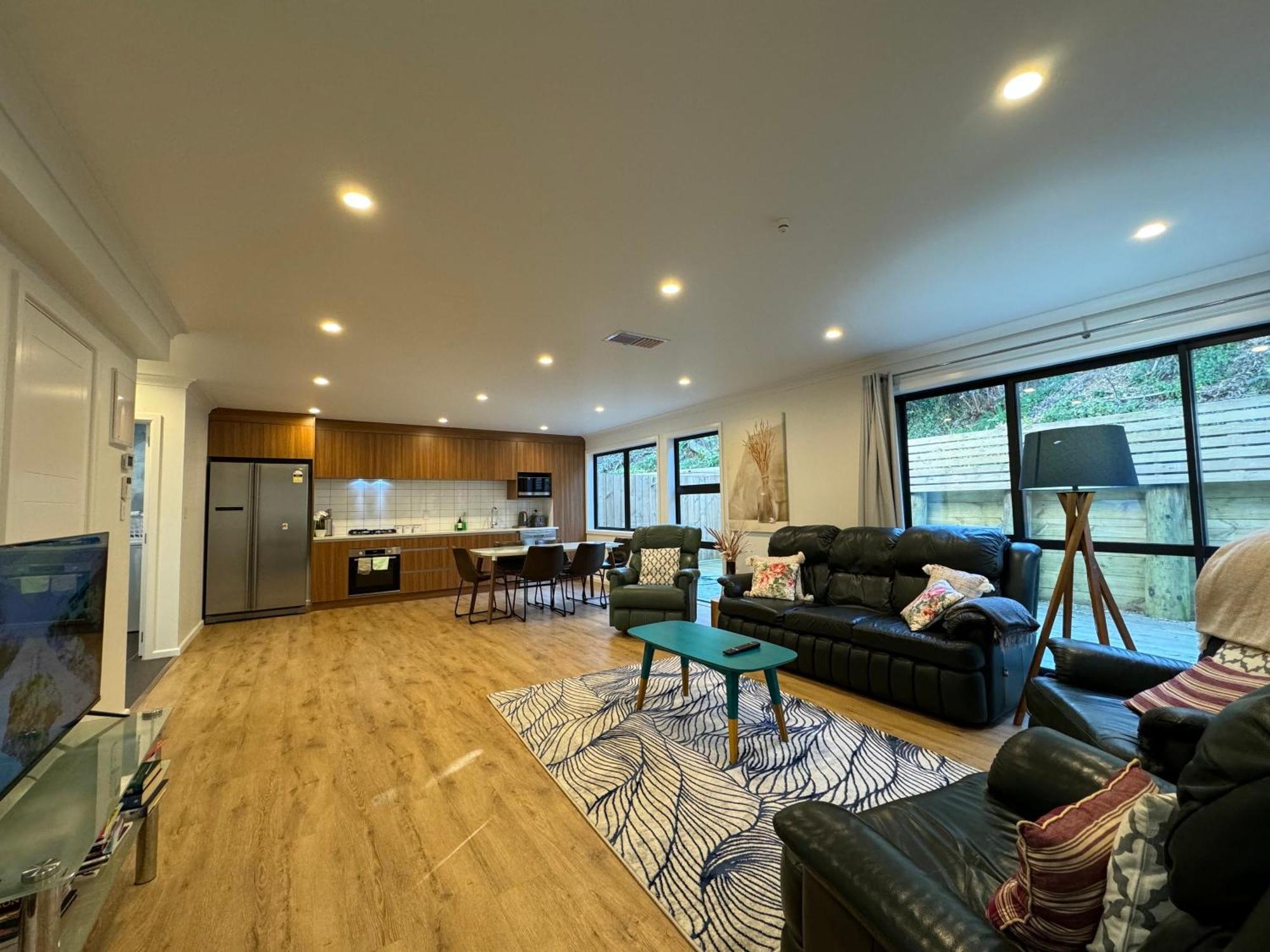 No Party Allowed, Entire Brand New 3 Bedroom Townhouse, Free Unlimited Fibre Wifi And Free Parking Wellington Exterior photo