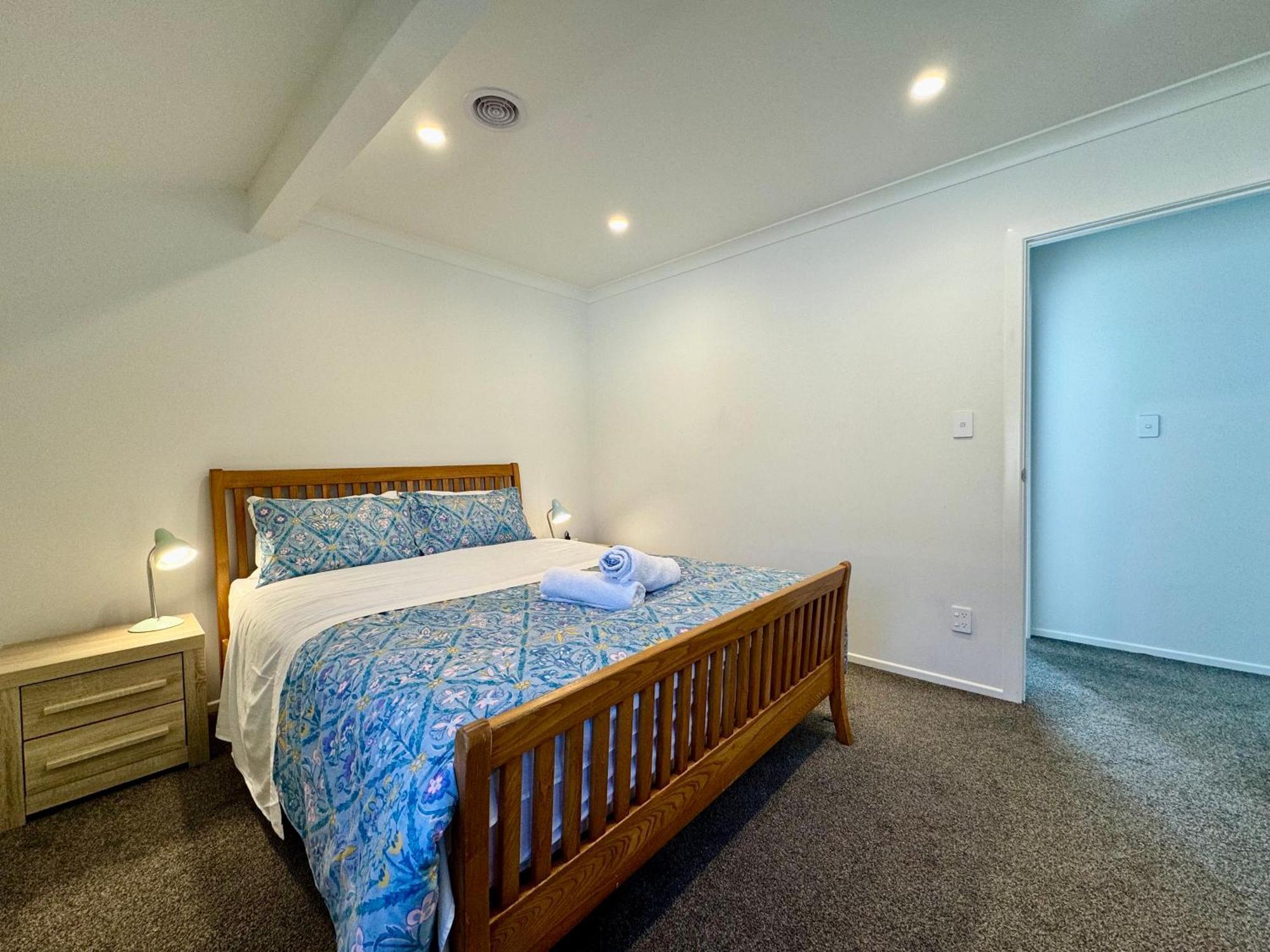 No Party Allowed, Entire Brand New 3 Bedroom Townhouse, Free Unlimited Fibre Wifi And Free Parking Wellington Exterior photo