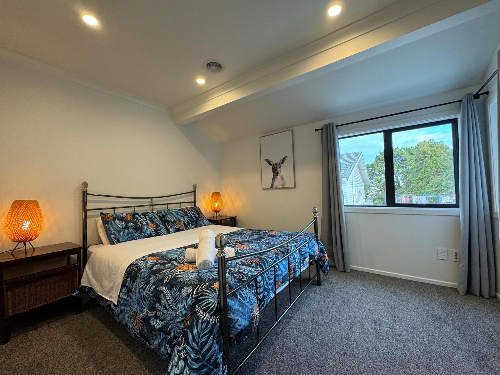 No Party Allowed, Entire Brand New 3 Bedroom Townhouse, Free Unlimited Fibre Wifi And Free Parking Wellington Exterior photo