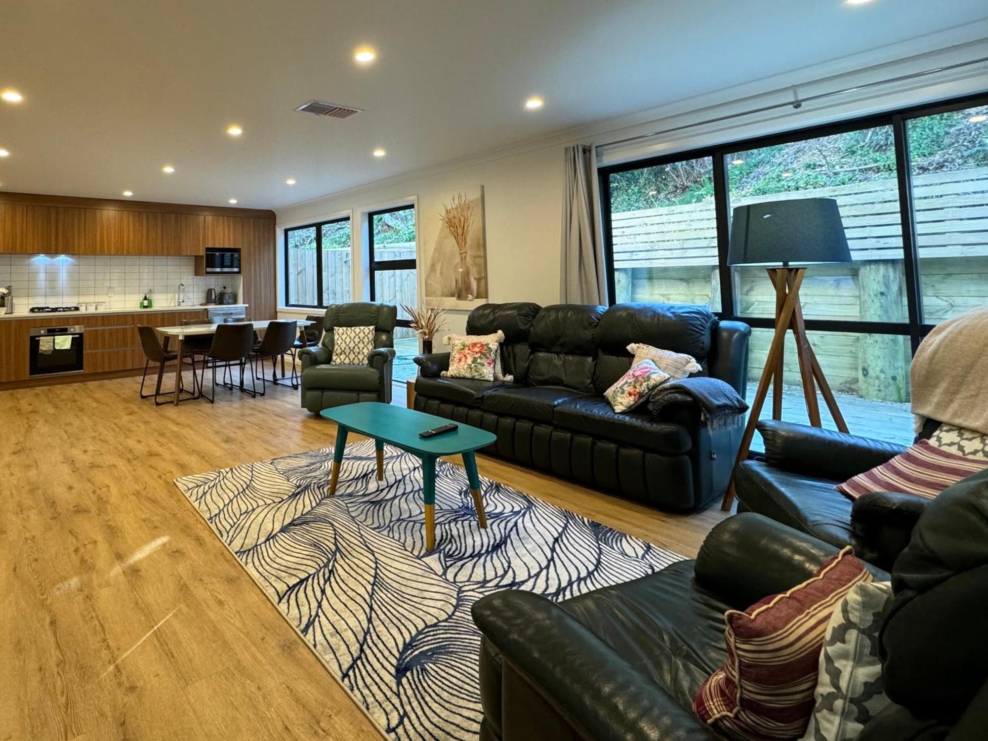 No Party Allowed, Entire Brand New 3 Bedroom Townhouse, Free Unlimited Fibre Wifi And Free Parking Wellington Exterior photo