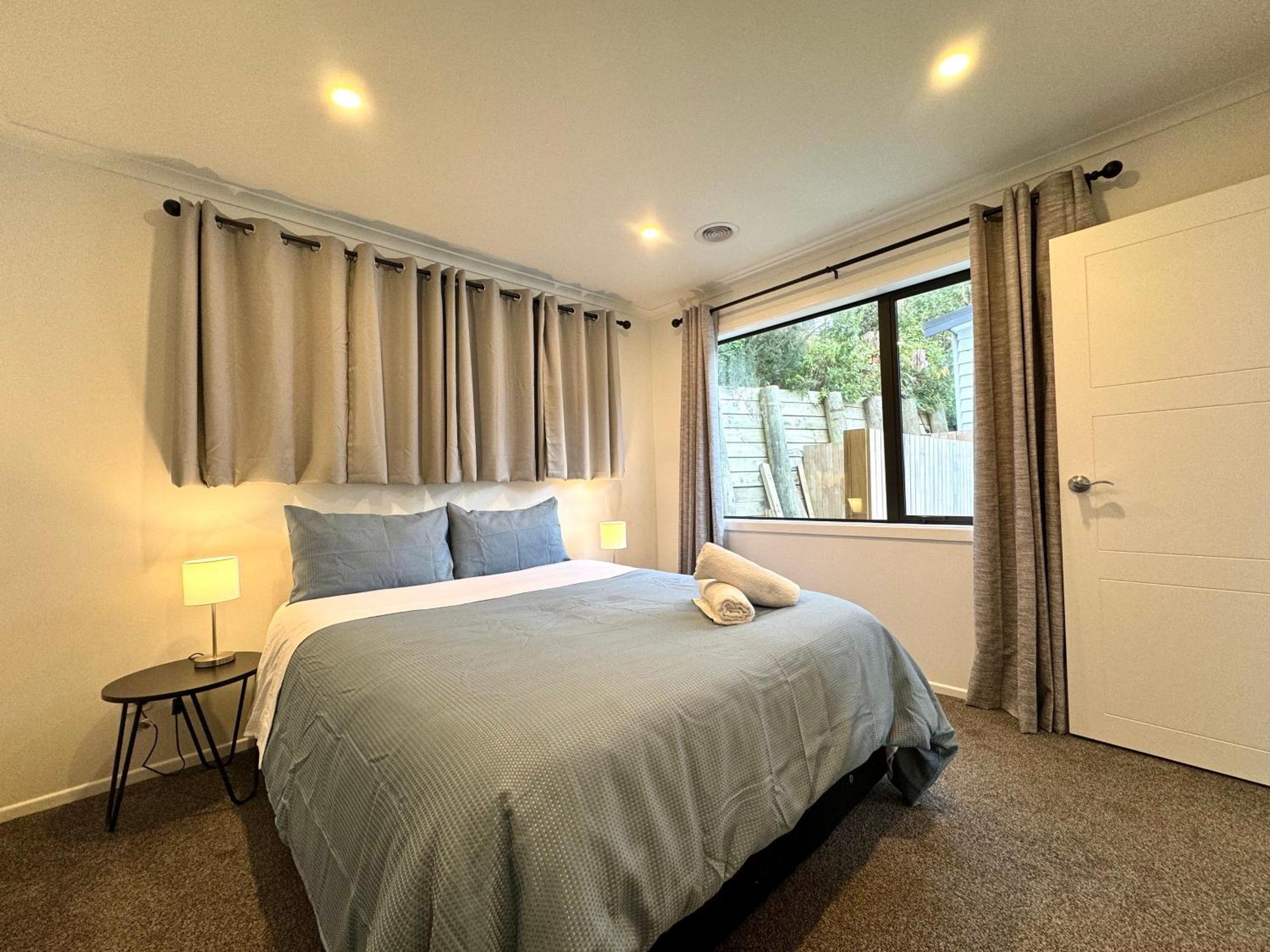 No Party Allowed, Entire Brand New 3 Bedroom Townhouse, Free Unlimited Fibre Wifi And Free Parking Wellington Exterior photo