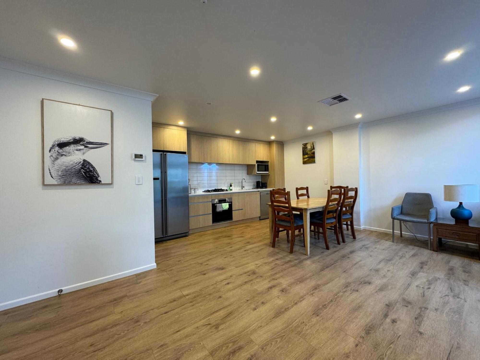 No Party Allowed, Entire Brand New 3 Bedroom Townhouse, Free Unlimited Fibre Wifi And Free Parking Wellington Exterior photo