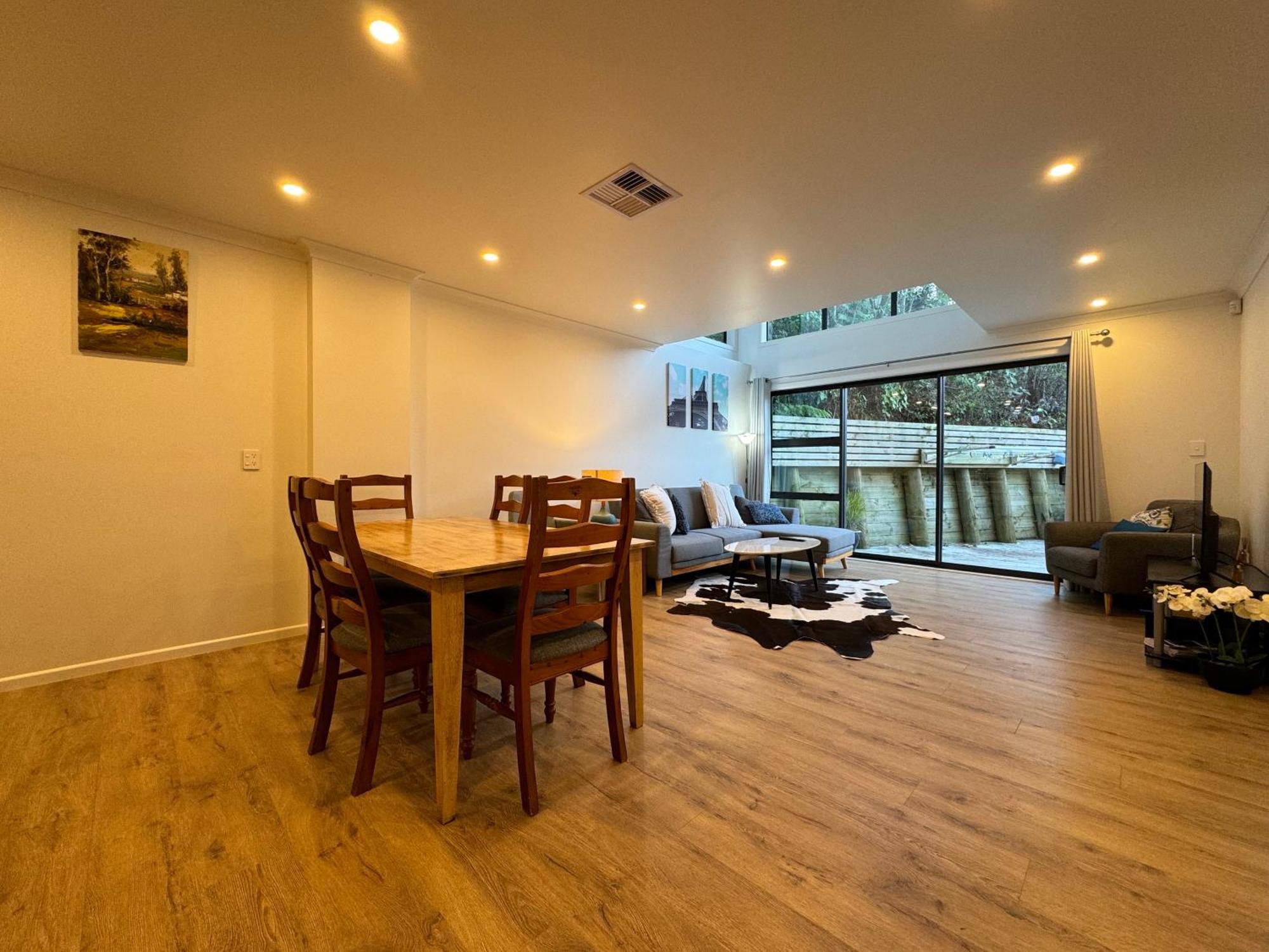 No Party Allowed, Entire Brand New 3 Bedroom Townhouse, Free Unlimited Fibre Wifi And Free Parking Wellington Exterior photo